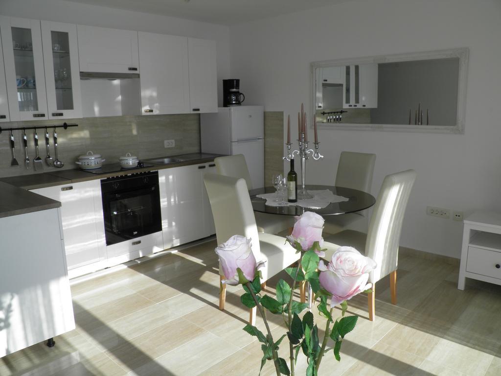 Apartments Perla Dinjiška Eksteriør billede